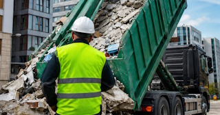 Вывоз строительного мусора в Лобне: услуги лицензированной компании — ПроМусор